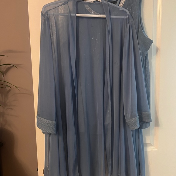 3 piece rhinestone trimmed chiffon pantsuit. Mother of the Groom/Bride outfit. - Picture 13 of 14